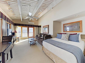 Timberline Condominiums Studio Deluxe Unit 318